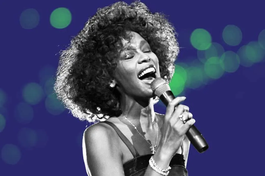 Whitney Houston cantando en concierto