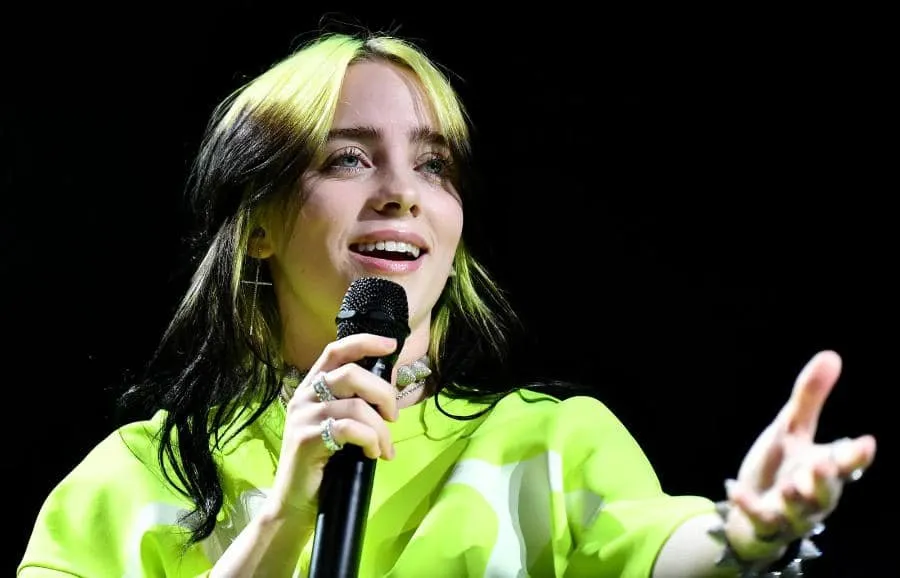 Billie Eilish durante una presentación